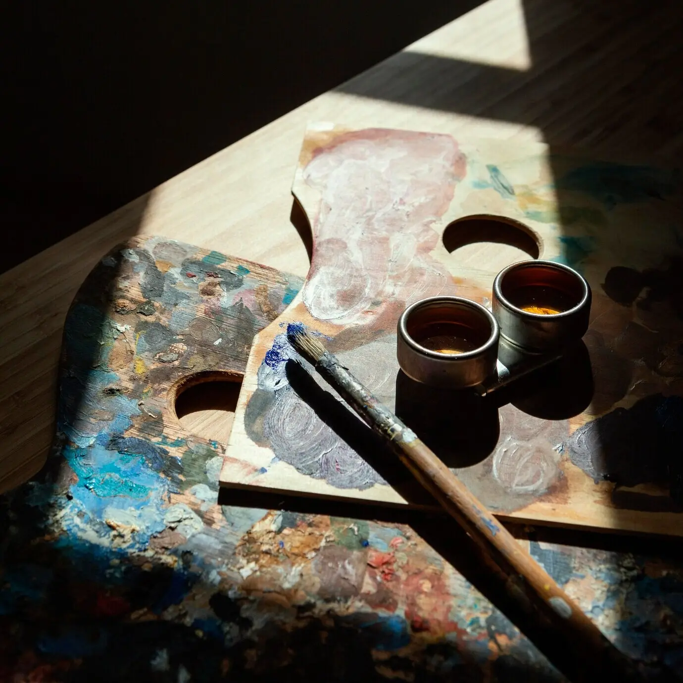 Studio mit Requisiten zum Malen